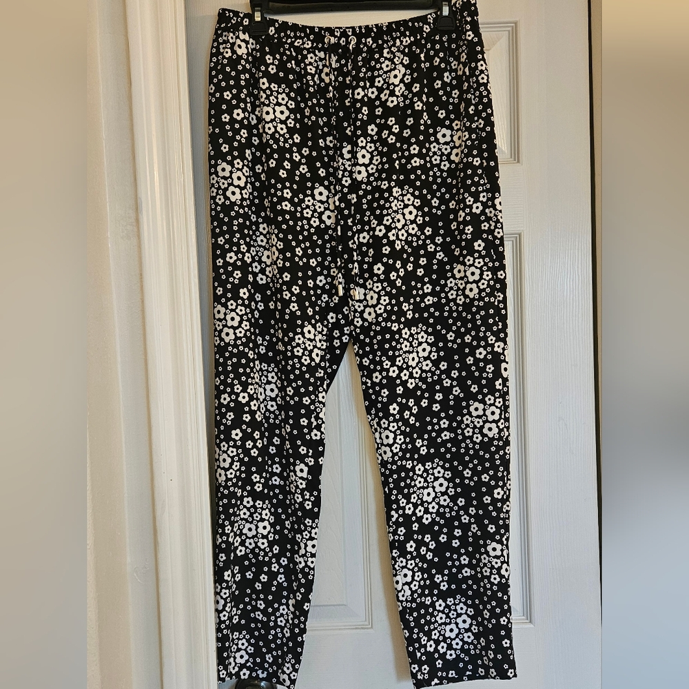 Michael Kors Wide Leg Black & White Floral Pants. Wore One Time. Size Medium